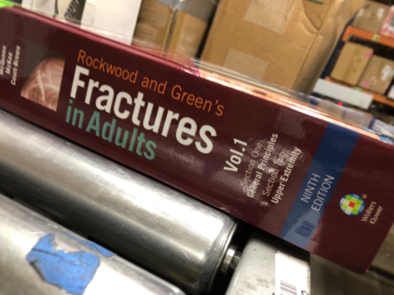 Photo 2 of **volume 1 only, missing volume 2**
Rockwood and Green's Fractures in Adults