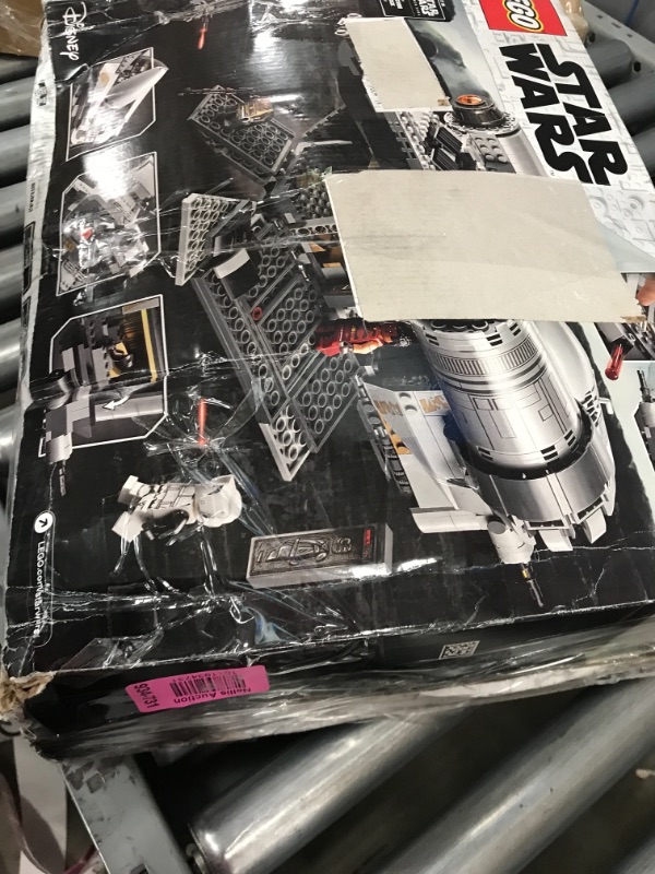 Photo 2 of 2 LEGO Star Wars: The Mandalorian The Razor Crest 75292 Exclusive Building Kit, New 2020 (1,023 Pieces)