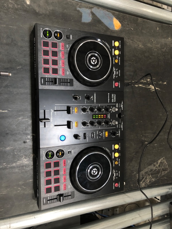 Photo 2 of Pioneer DJ DDJ-400 2-Deck Rekordbox DJ Controller
