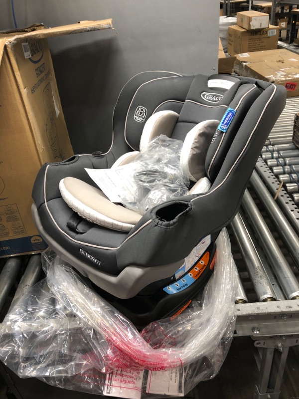 Photo 4 of Graco Extend2Fit 2-in-1 Convertible Car Seat - Redmond (2136800)
