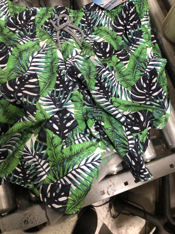 Photo 1 of Men's Swim Trunks Quick Dry 3D Printed Beach Board Shorts with Pockets Cool Mesh Lining Bathing Suits
