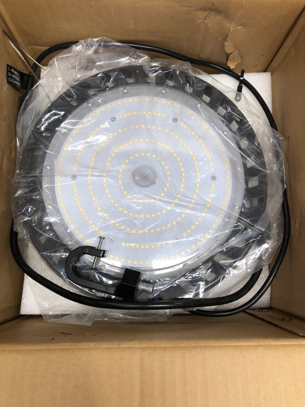 Photo 2 of ***PARTS ONLY*** LED High Bay Light 200W 30,000LM (150LM/W) 1-10V Dimmable, 5FT Cable W/ US Plug UFO LED High Bay Shop Light 5000K Daylight 800W HID/HPS Equivalent ETL/DLC Listed