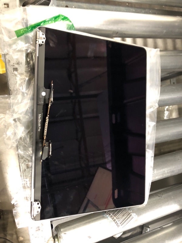 Photo 2 of MacBook Air 13" A2179 EMC 3302 2020 LCD Screen Retina Display Assembly
