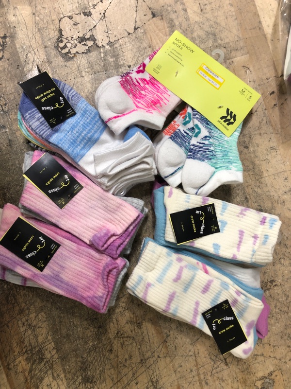 Photo 1 of assorted sock bundle assorted sizes 6 items 