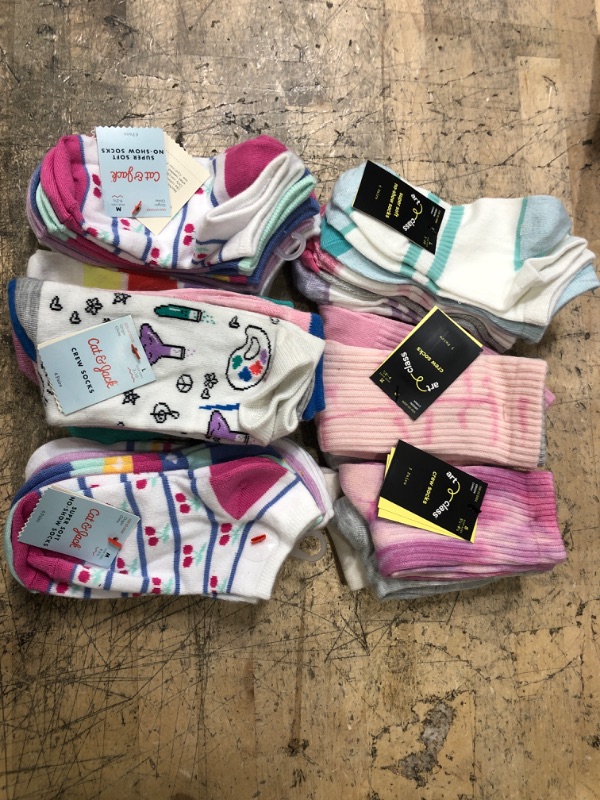 Photo 1 of assorted sock bundle assorted sizes 6 items 