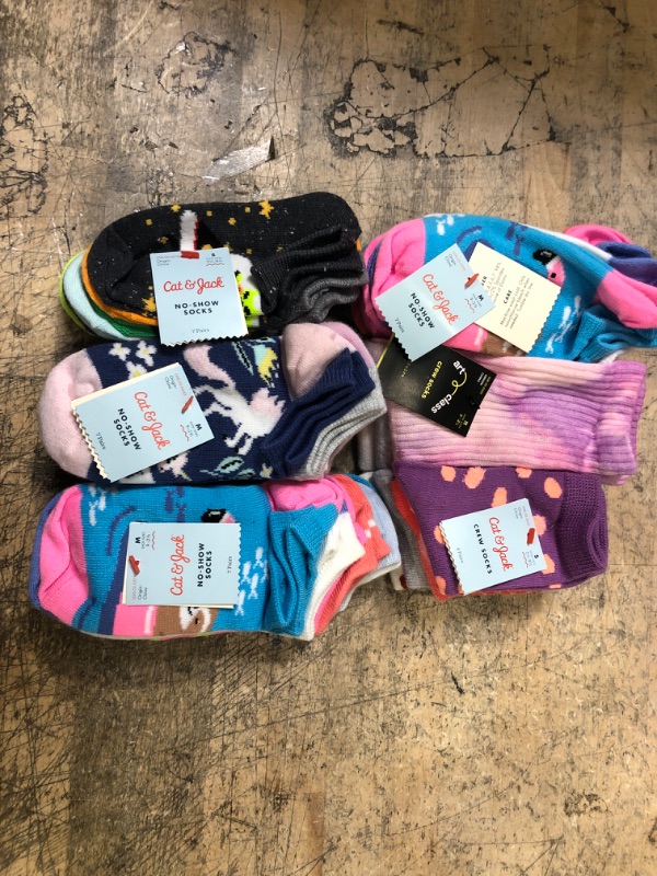 Photo 1 of assorted sock bundle assorted sizes 6 items 