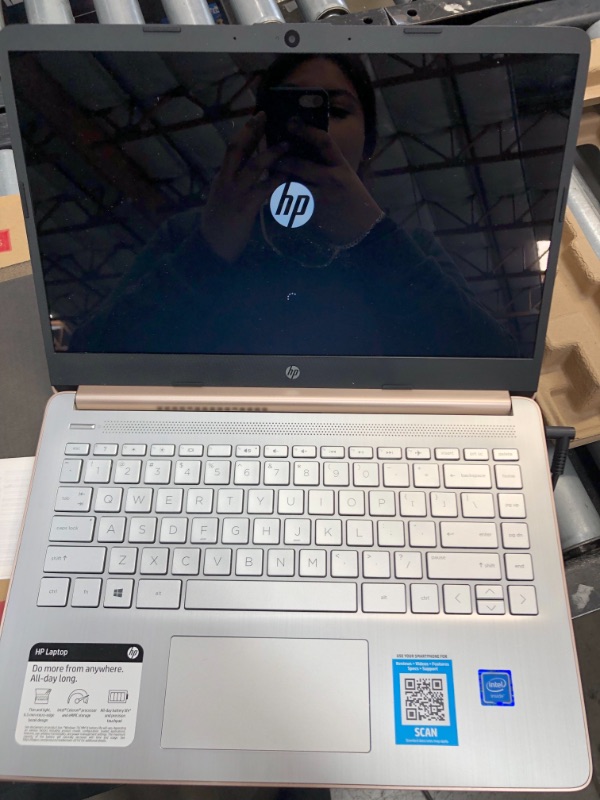 Photo 5 of HP 14-dq0004dx - Celeron N4020 / 1.1 GHz - Win 10 Home in S mode - 4 GB RAM - 64 GB eMMC - 14" 1366 x 768 (HD) - UHD Graphics 600 - Wi-Fi, Bluetooth- pale rose gold
