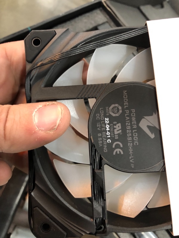 Photo 11 of AORUS WATERFORCE X 360 AIO Liquid CPU Cooler, 360mm Radiator with 3X 120mm ARGB Fans, Adjustable Circular LCD Display with Micro SD Support and RGB Fu
