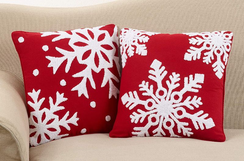 Photo 1 of 2 pc SARO LIFESTYLE Chute de Neige Collection Poly And Cotton Blend Down-Filled Snowflake Design Throw Pillow, 16",
