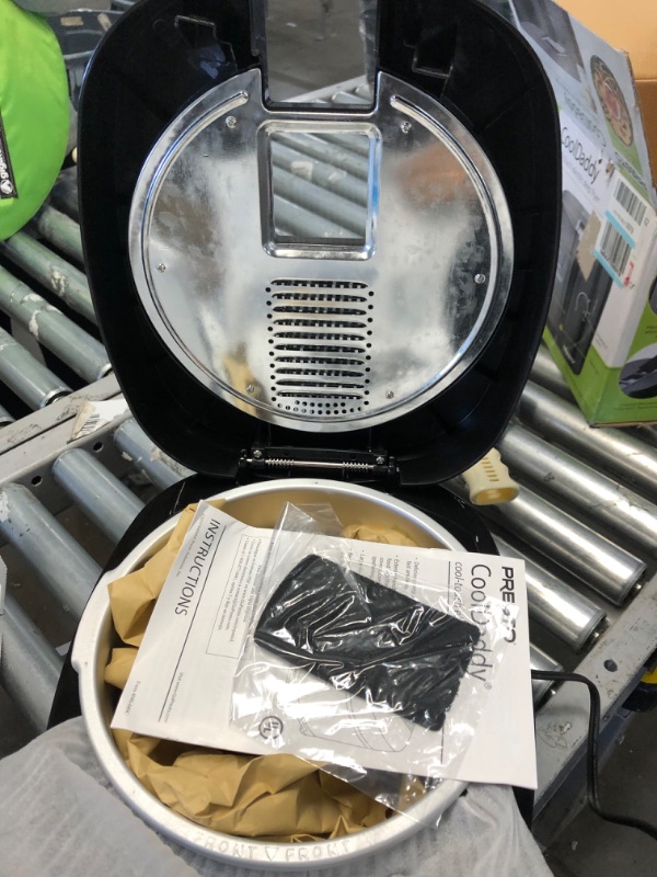Photo 1 of Presto 05442 CoolDaddy Cool-touch Deep Fryer - Black