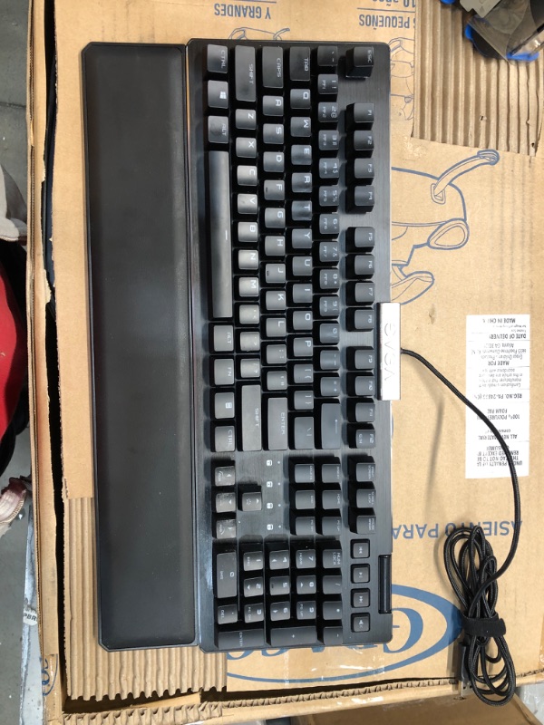 Photo 2 of USED: EVGA Z15 RGB Gaming Keyboard, RGB Backlit LED, Hotswappable Mechanical Kailh Speed Silver Switches (Linear), 821-W1-15US-KR