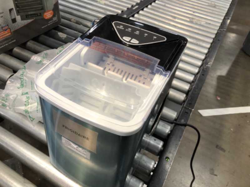 Photo 2 of **used**
Frigidaire EFIC123-SS Counter Top Maker, Produces 26 pounds Ice per Day, Stainless Steel, Stainless Stainless Maker