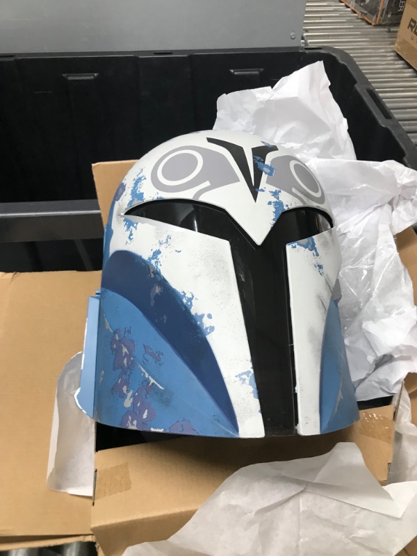 Photo 2 of Star Wars The Black Series Bo-Katan Kryze Premium Electronic Helmet, The Mandalorian Roleplay Collectible, Toys Ages 14 and Up