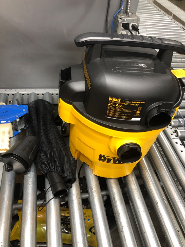 Photo 3 of **** TESTED**8DeWalt DXV06P - 6 gal. Poly Wet/Dry VAC