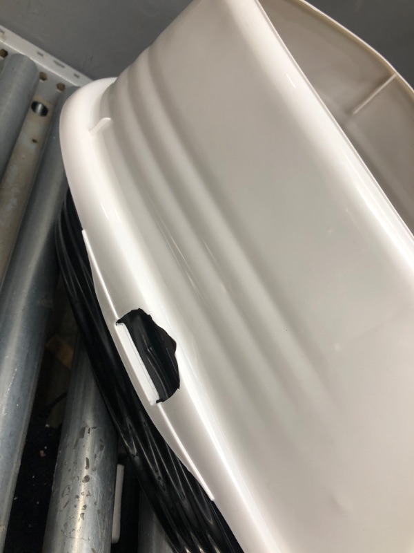 Photo 1 of Arm & Hammer Large Rimmed Litter Pan *Minor Dents*
