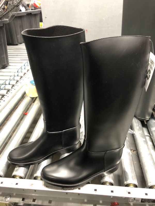 Photo 2 of 100% recycable rain boots - black 
- Size 6.5