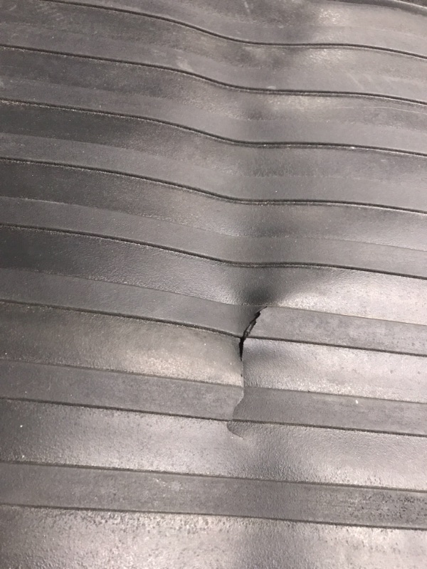 Photo 2 of 20" x 28" rubber mat black 