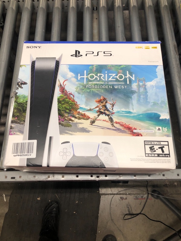 Photo 23 of Sony PlayStation 5 Console - Disc Edition - Horizon Forbidden West Bundle [PlayStation 5 System]