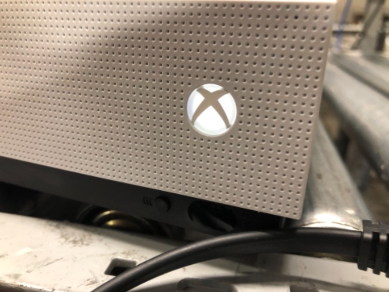 Photo 6 of Xbox One S White 1TB