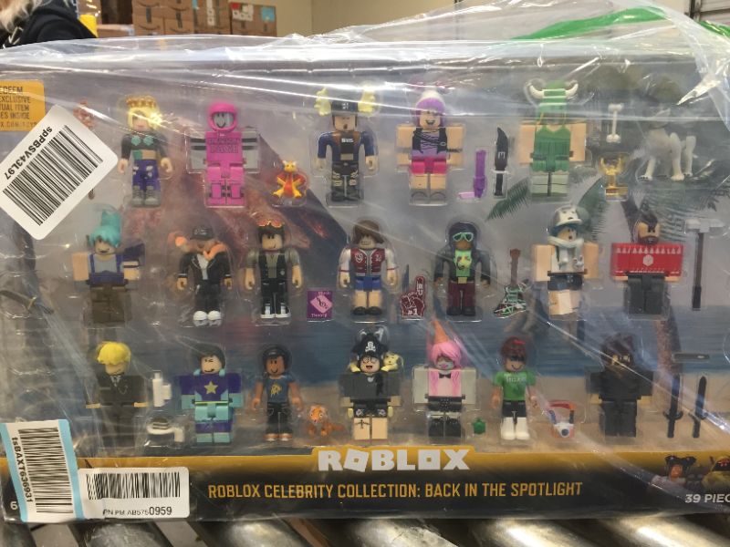 Photo 2 of Roblox Celebrity Collection - from The Vault 20 Figure Pack [Includes 20 Exclusive Virtual Items]
