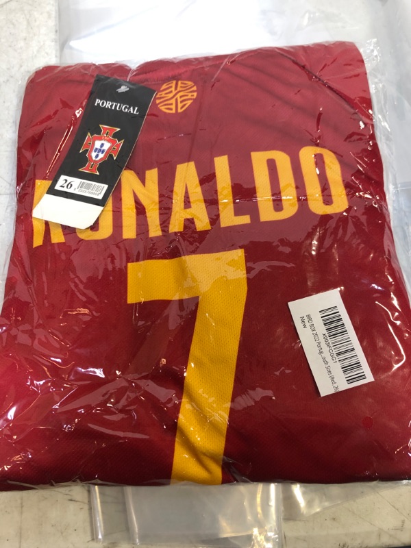 Photo 3 of BIRD BOX 2022 Portugal #7 Home Red Ronaldo Boys Girls Soccer Jersey Youth Gift Set (Red, 24) SIZE MEDIUM 7-8 YEARS OLD
