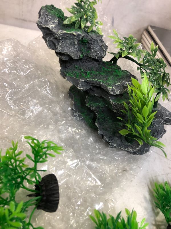 Photo 3 of  Aquarium Mountain, Fish Tank Decorations Artificial Stone (Resin,Green)
