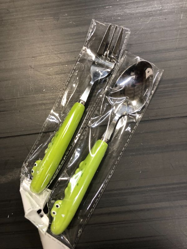 Photo 3 of  6.5 inches Crocodile Ceramic Stainless Steel Cutlery Spoon and Fork, Kitchen Utensil flatware Set (2 Pieces, Green)
