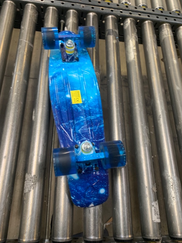 Photo 1 of 22-inch Vintage Skateboard - Skate for Beginners and Professionals - Shortboard for Kids and Adults - Stylish Board with Interchangeable Wheels --- No Box Packaging, Item is New

