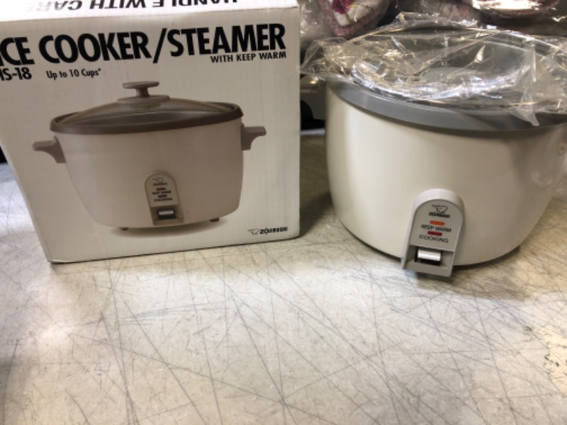 Photo 2 of Zojirushi NHS-18 10-Cup (Uncooked) Rice Cooker/Steamer & Warmer
USED
MISSING PLUG IN CABLE