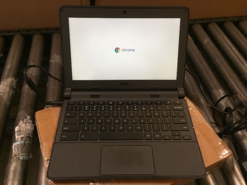 Photo 2 of Dell Chromebook 3120 XDGJH - CRM3120-333BLK (11.6", Intel Celeron N2840 2.16GHz, 4GB RAM, 16GB SSD, Chromebook OS)
