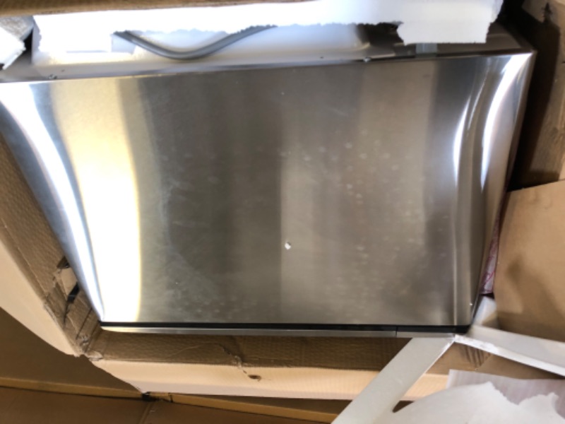 Photo 3 of Frigidaire 2.2 Cu. Ft. 1200 Watt Countertop Microwave Oven - Stainless Steel FFCE2278LS ****GLASS PLATE MISSING***** 