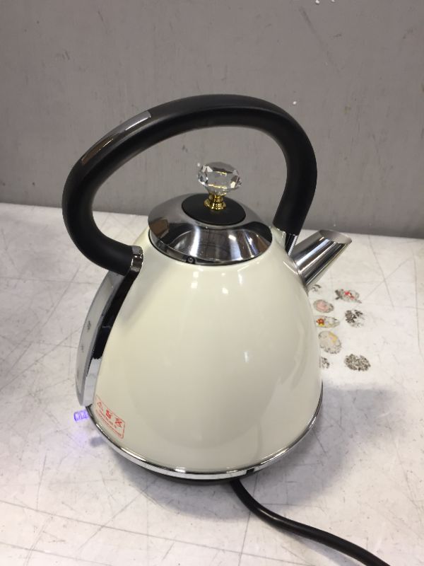 Photo 2 of YUNLEEN 1500W 1.7 LITER ELECTRIC TEAPOT