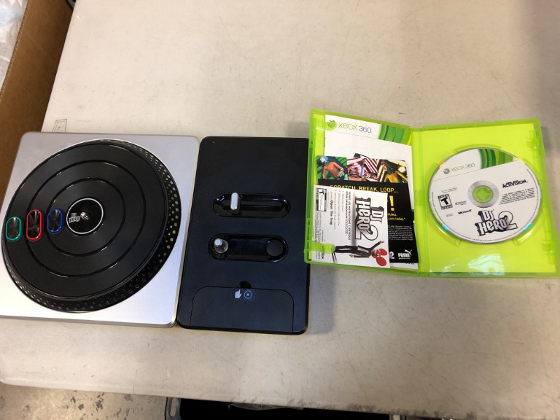Photo 3 of DJ Hero 2 Turntable Bundle -Xbox 360  -- VERY GOOD CONDITIONS , NEEDS AA BATTERS --
