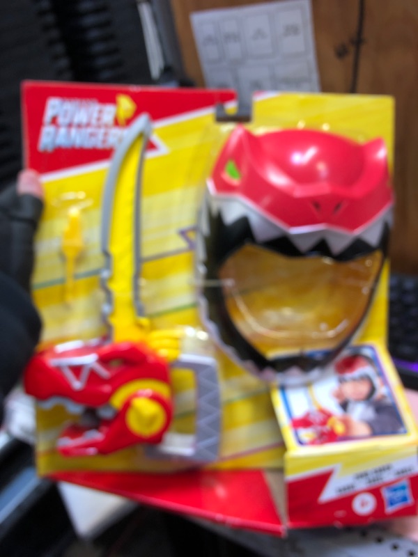 Photo 2 of Playskool Heroes Power Rangers Zord Saber, Red Ranger Roleplay Mask with Sword Accessory, Dino Charge Inspired Toy for Kids Ages 3 and Up (Amazon Exclusive)