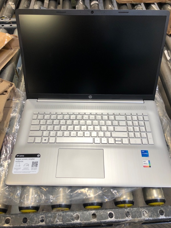 Photo 2 of HP 17-cn0023dx Silver Laptop, i5-1135G7, 8GB, 256GB PCIe SSD, 17.3" IPS Full HD (1920x1080), Intel Iris Xe, Windows 11 Home S-Mode