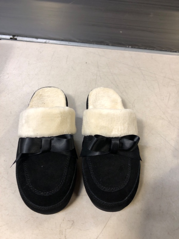 Photo 1 of 
Women's black sleeping shoes size 6