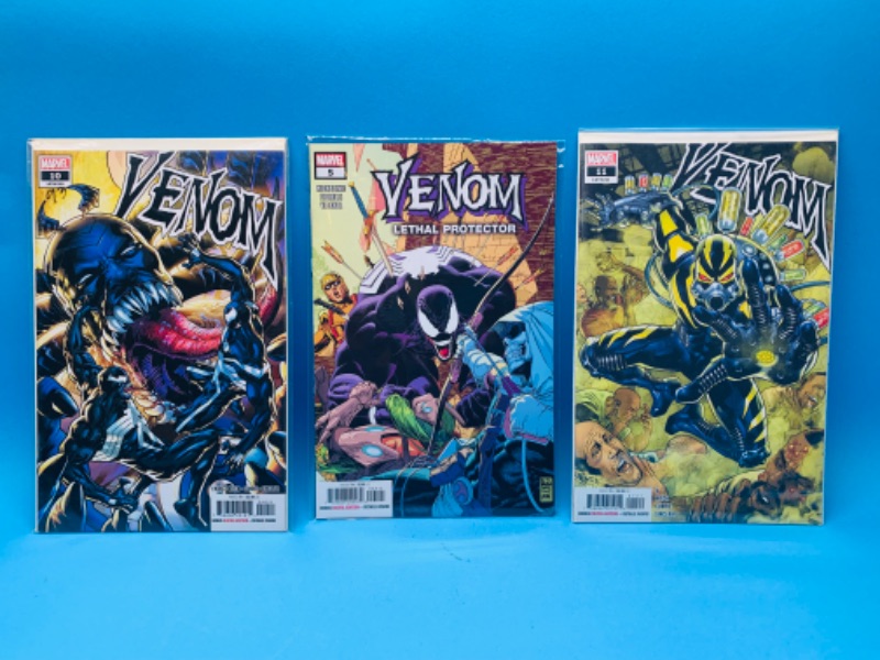 Photo 1 of 015025… 3 venom comics in plastic sleeves 