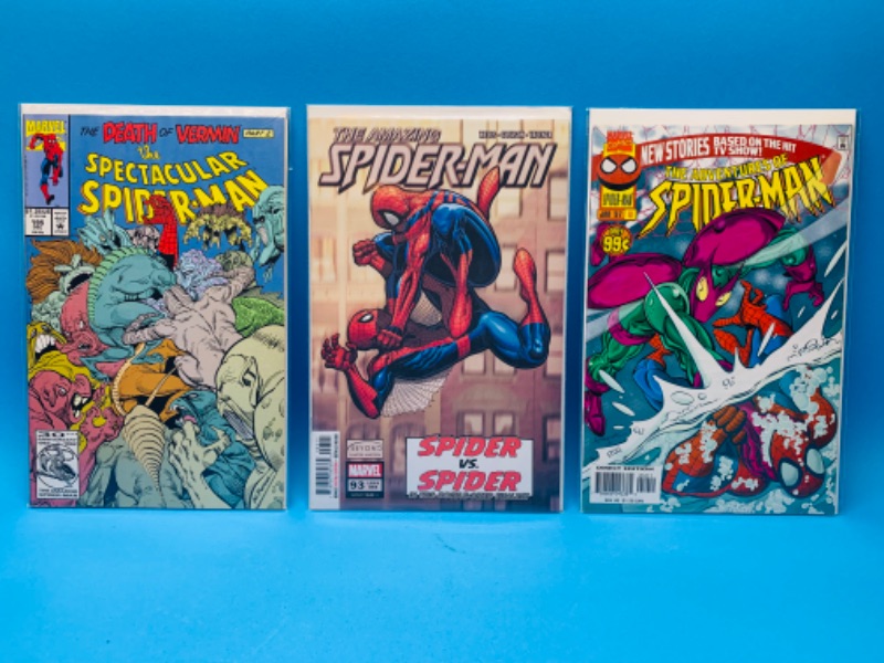 Photo 1 of 015064…3 Spider-Man comics in plastic sleeves 