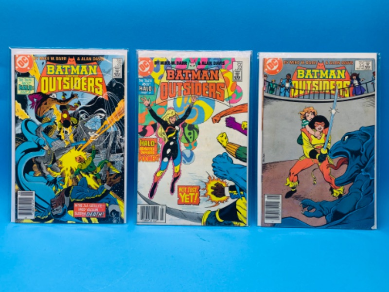 Photo 1 of 015071… 3 vintage $.75 Batman and the outsiders comics in plastic sleeves 