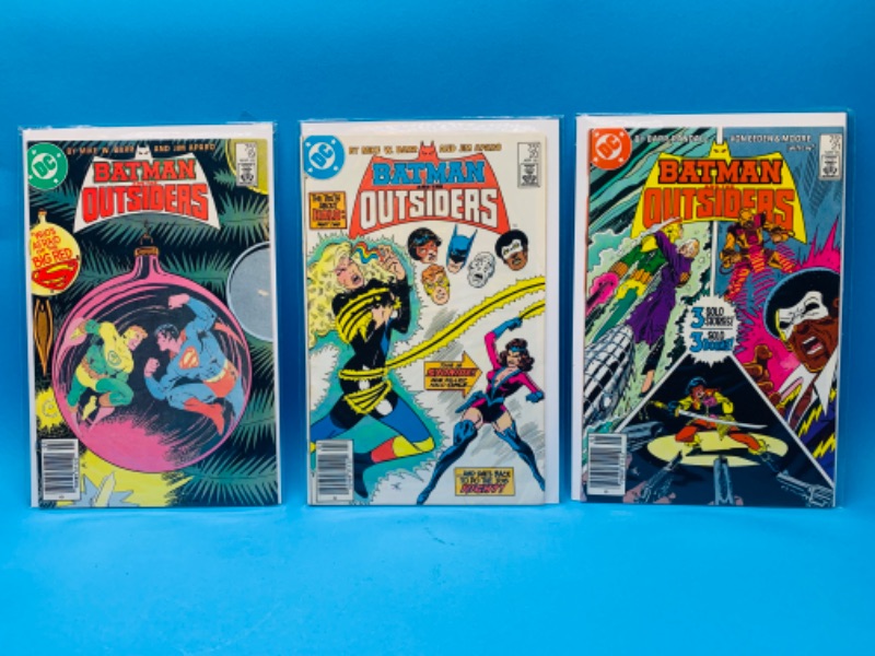 Photo 1 of 015072… 3 vintage $.75 Batman and the outsiders comics in plastic sleeves 