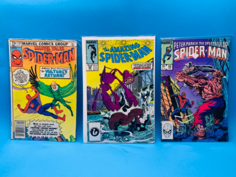 Photo 1 of 015088…3 vintage Spider-Man comics in plastic sleeves 