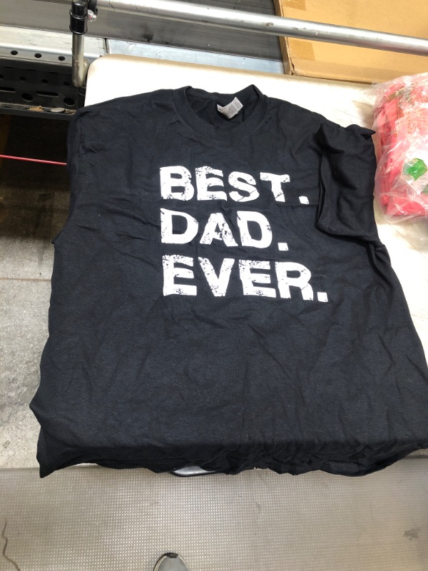 Photo 1 of BEST DAD EVER T-SHIRT (SIZE M)