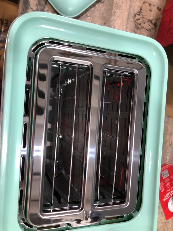 Photo 3 of *** TESTED - FUNCTIONAL *** Dash SmartStore™ 2-Slice Wide-Slot Stainless Steel Toaster with Storage Lid - for Bagels, Specialty Breads & other Baked Goods, Aqua 2-Slice Aqua
