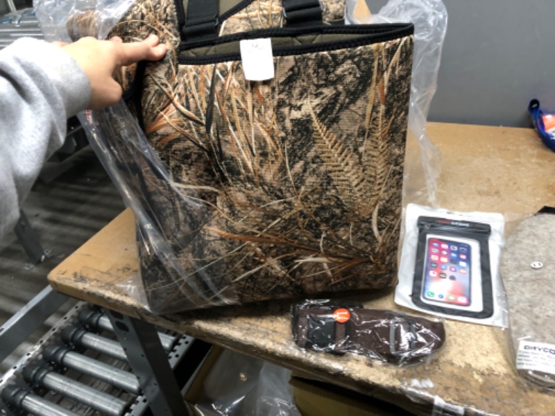 Photo 3 of **BRAND NEW**
DRYCODE Chest Waders for Men with 1600g Boots, Waterproof Insulated Duck Hunting Waders for Fishing, Snow, Camo