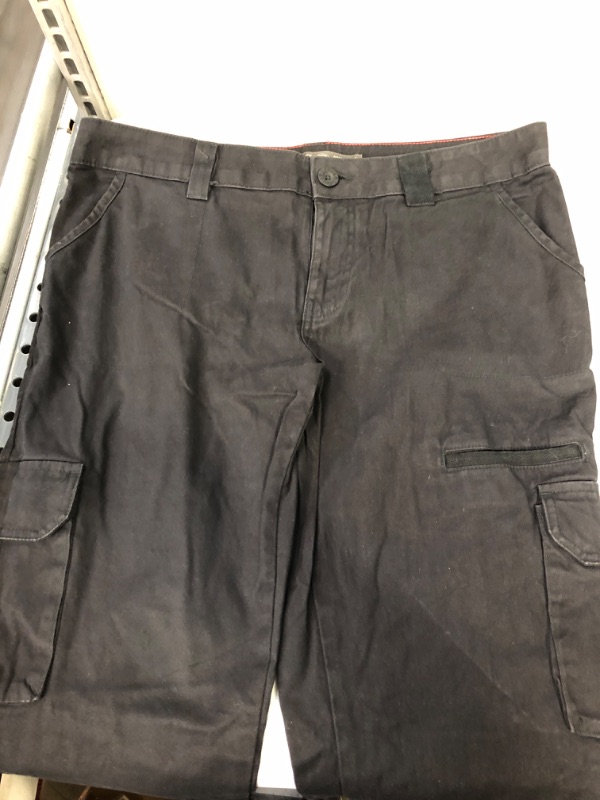 Photo 1 of DIICKEYS MENS CARGO BLACK PANTS
SIZE 10R