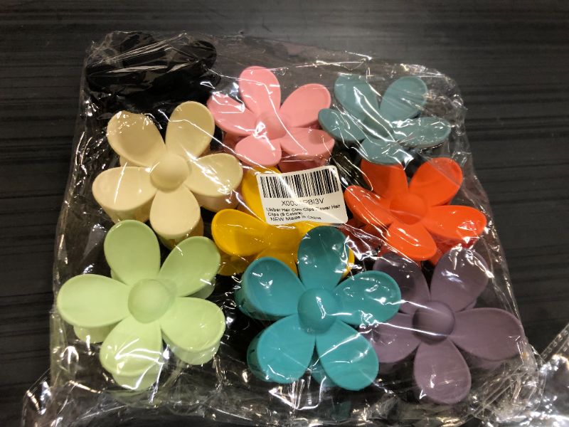 Photo 1 of 6 Pcs Hair Claw Clips Sun Flower Hair Clips, 3 Inch Large Claw Clips for Women Thin Thick Curly Hair Cute Dasiy Hair Clips, 90's Strong Hold Jaw Clip Hair Accessories(6 Colors)