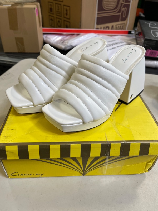 Photo 3 of Circus by Sam Edelman Women's Marlie Slide Sandal
SIZE 7.5
WHITE