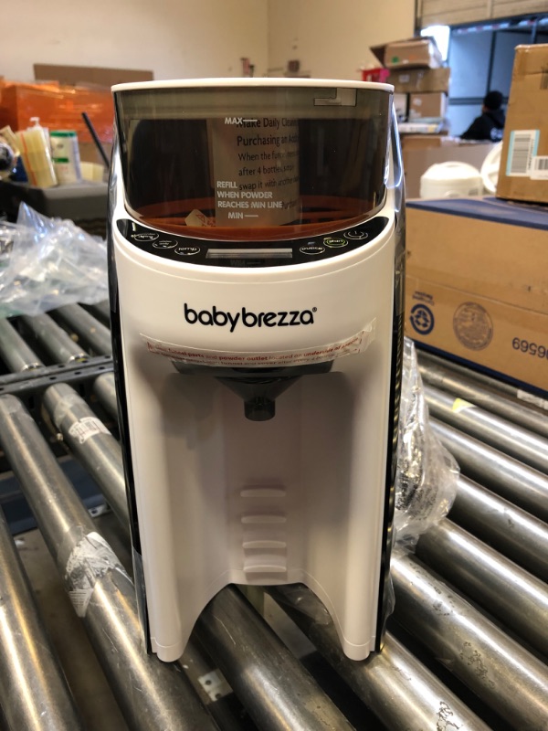 Photo 2 of Baby Brezza Formula Pro Advanced Formula Dispenser Machine 