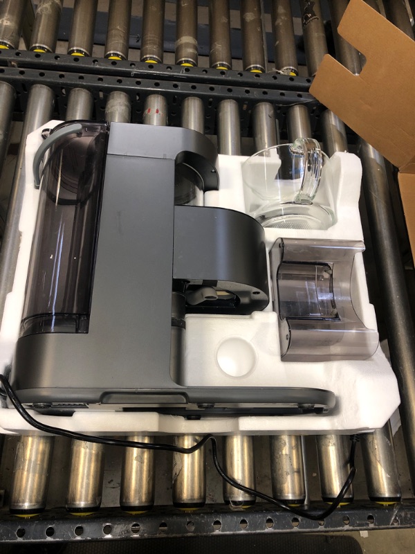 Photo 1 of ***PARTS ONLY**** Joyoung Soy Milk Maker Machine XXL Fully Automatic, Glass Blender, Plant-based Nut Milk Maker, Almond Cow Milk Maker. Self-cleaning and Multifunctional to Make Juice, Soup, Shakes Smoothies, Vegan Milk (WATER TANK HAS LEAK)