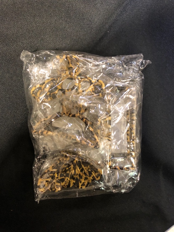 Photo 1 of Canitor 4PCS Hair Claw Clips, Hair Clips for Thick Hair Metal Hair Claw Clip Leopard Jaw Clips Medium Claw Hair Clips Butterfly Clips Hair Clips for Thin Hair Banana Clips Hair

